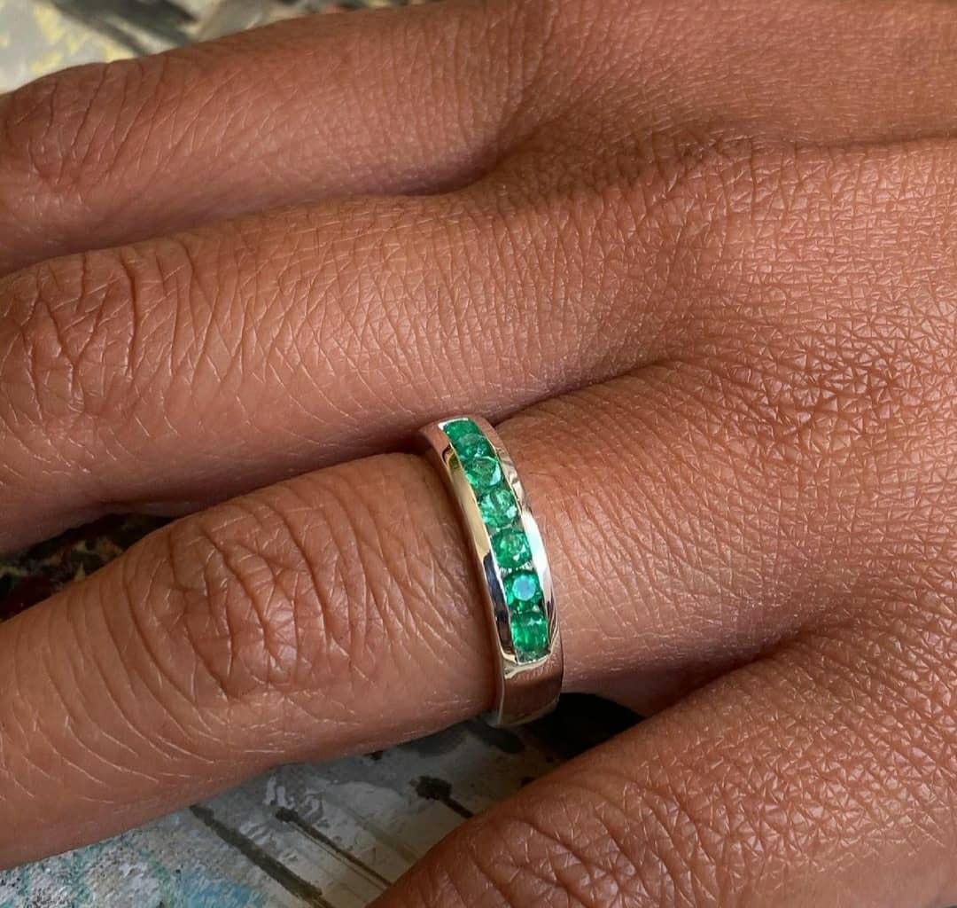 Colombian emerald top ring for sale